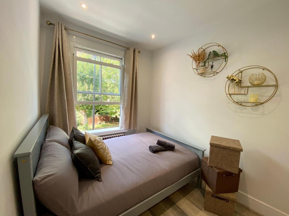 Apartment In Stepney Green London Bagian luar foto