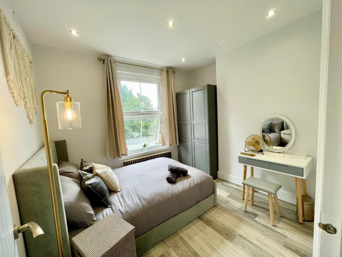 Apartment In Stepney Green London Bagian luar foto